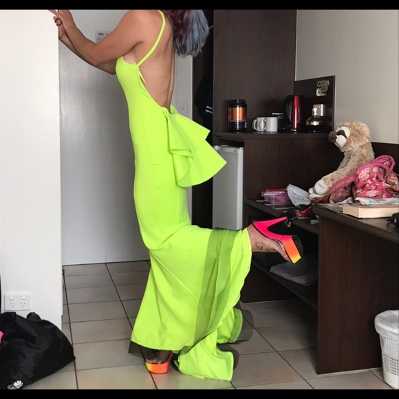 Neon yellow backless mermaid style prom dress NWT - Picture 4 of 5